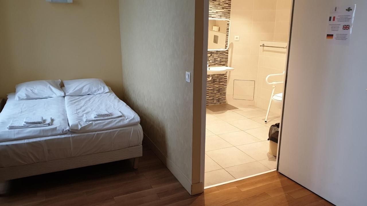 Hotellerie Saint Yves Chartres Luaran gambar