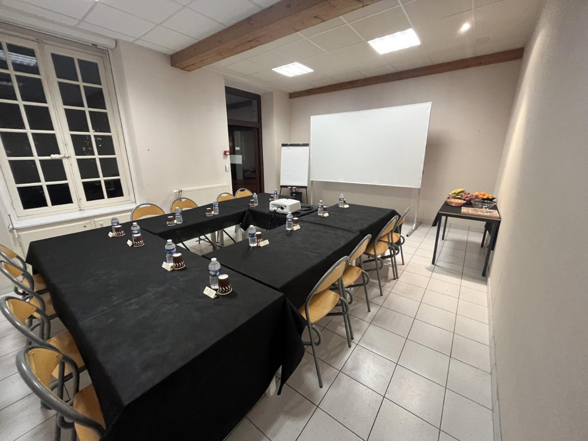 Hotellerie Saint Yves Chartres Luaran gambar