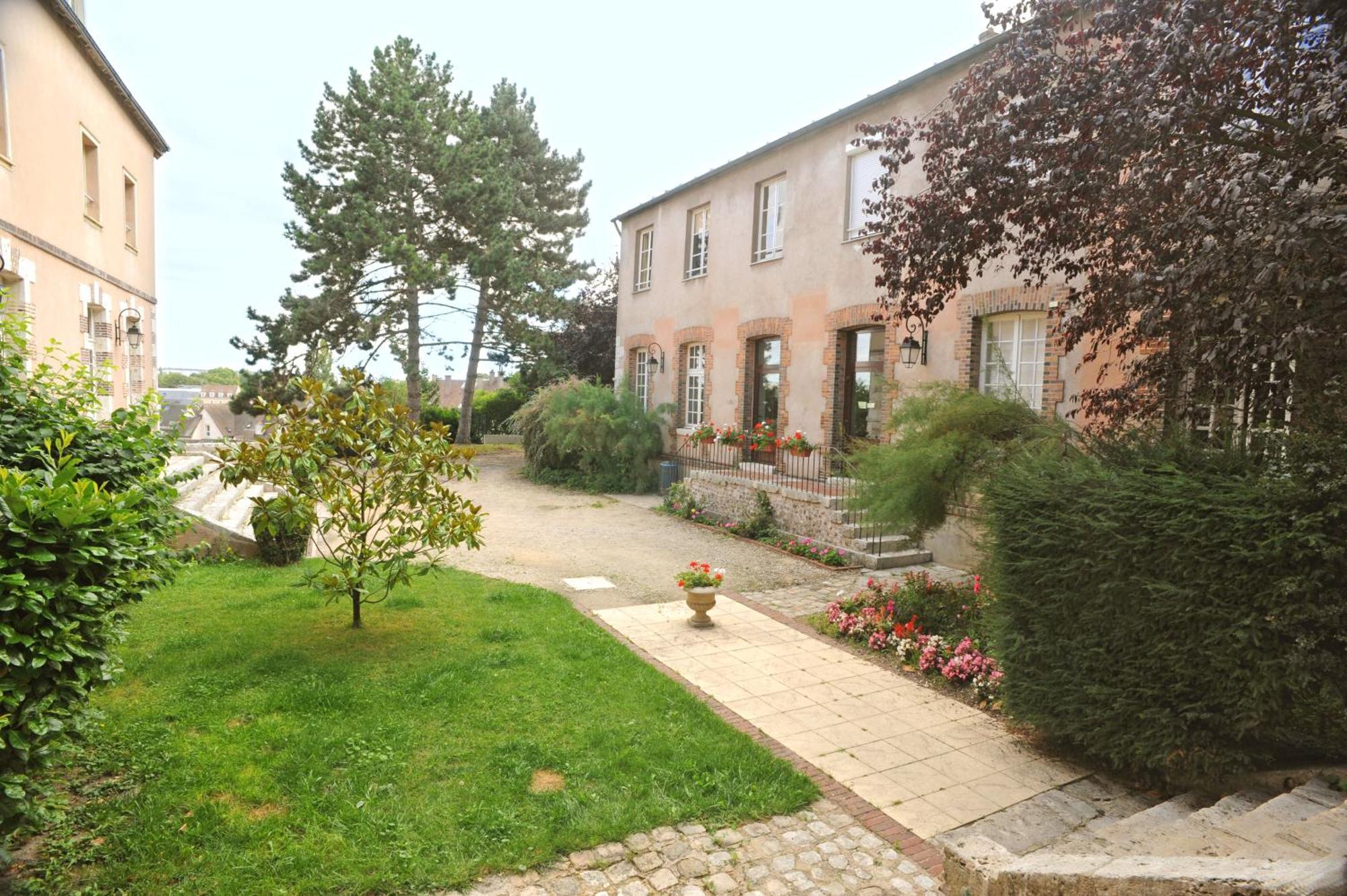 Hotellerie Saint Yves Chartres Luaran gambar