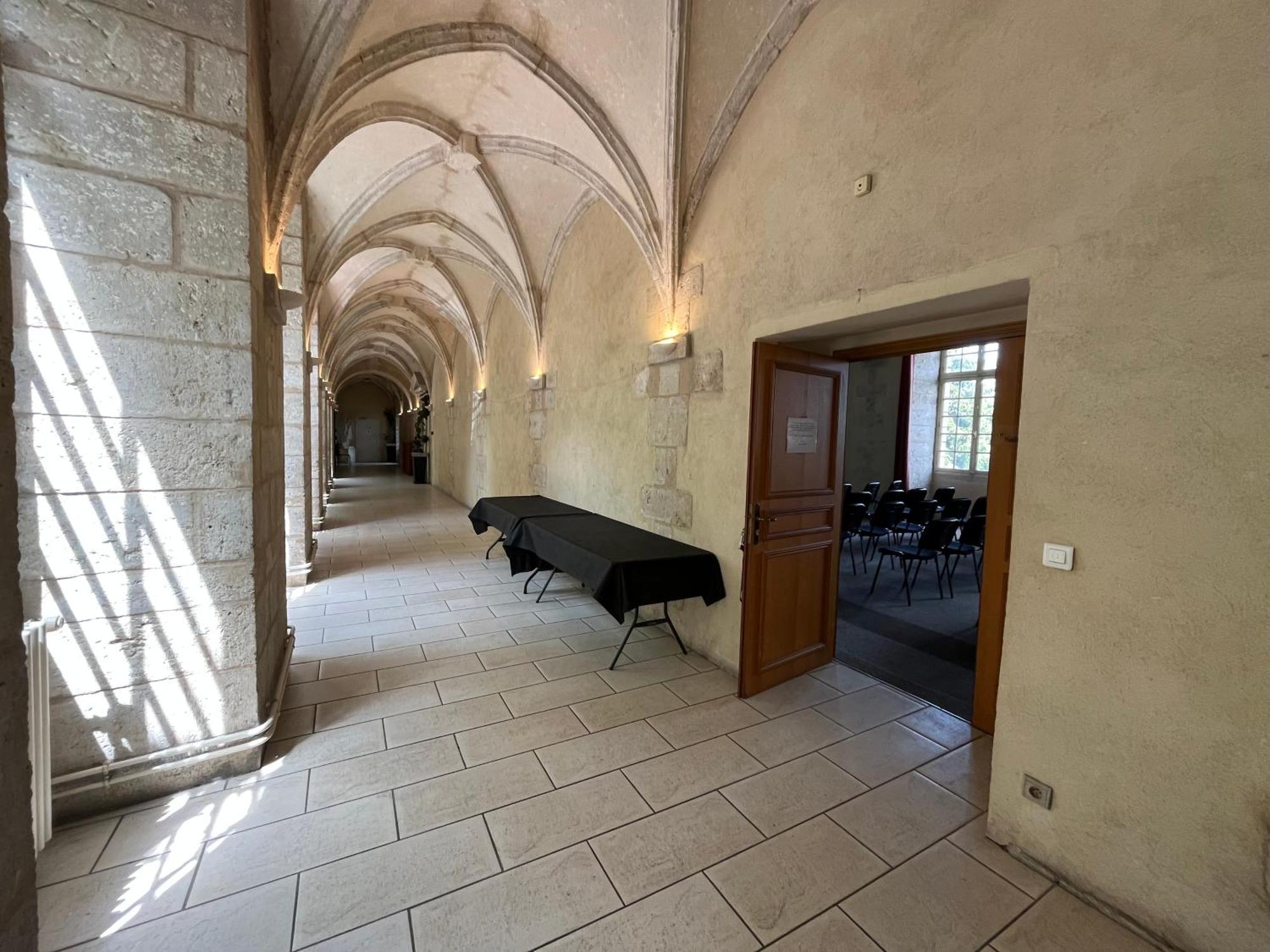 Hotellerie Saint Yves Chartres Luaran gambar