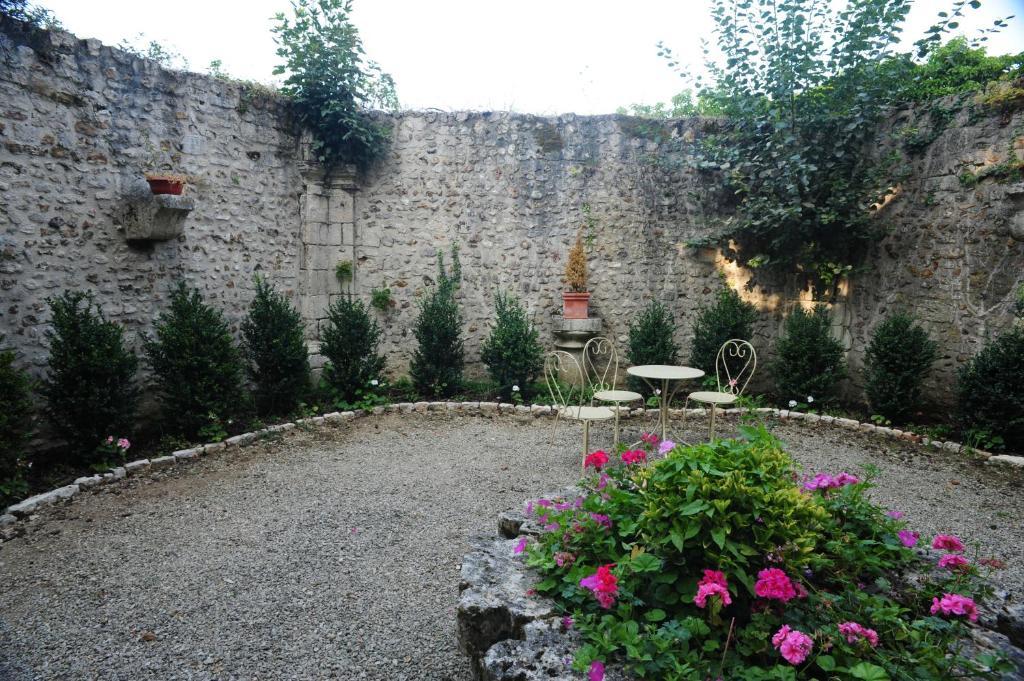 Hotellerie Saint Yves Chartres Luaran gambar